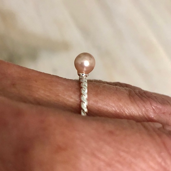 ❣️Last one❣️Sterling Silver Pearl Ring - Picture 6 of 7